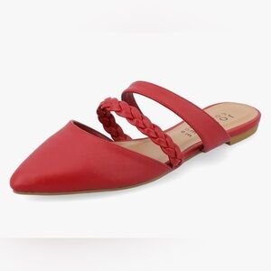 NWOT Journey Collection OLIVEA MULE FLATS IN FAUX LEATHER, Size 8 Narrow.